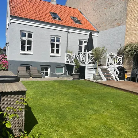 Cozy Town House